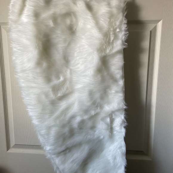Faux Fur Wrap - Picture 3 of 4